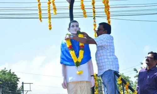 Ongole: District Collector Dr Pola Bhaskara paid Glowing tributes to Potti Sriramulu