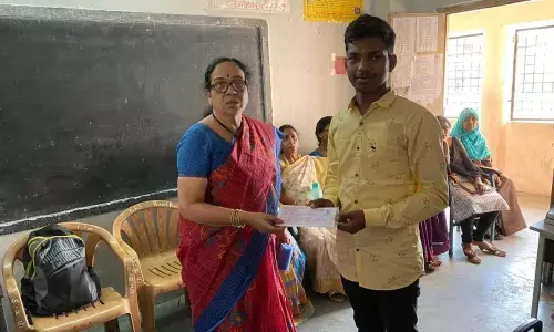 Hyderabad: Schools take to whatsapp to connect with students in Jeedimetla