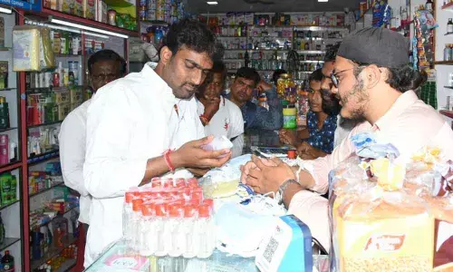 Hyderabad: Deputy Mayor Md Baba Fasiuddin drives COVID-19 campaign in Borabanda