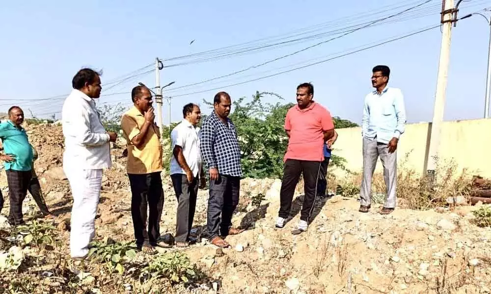 Hyderabad: Salon works in graveyard inspected