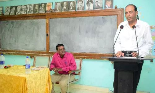 Guntur: Officials should explain problems to peoples representatives clearly says Ex-DGP Malakondaiah