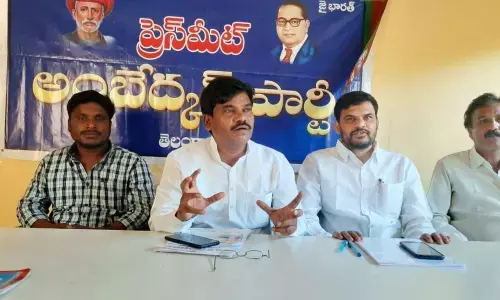 Hyderabad: Daily wagers stare at hunger