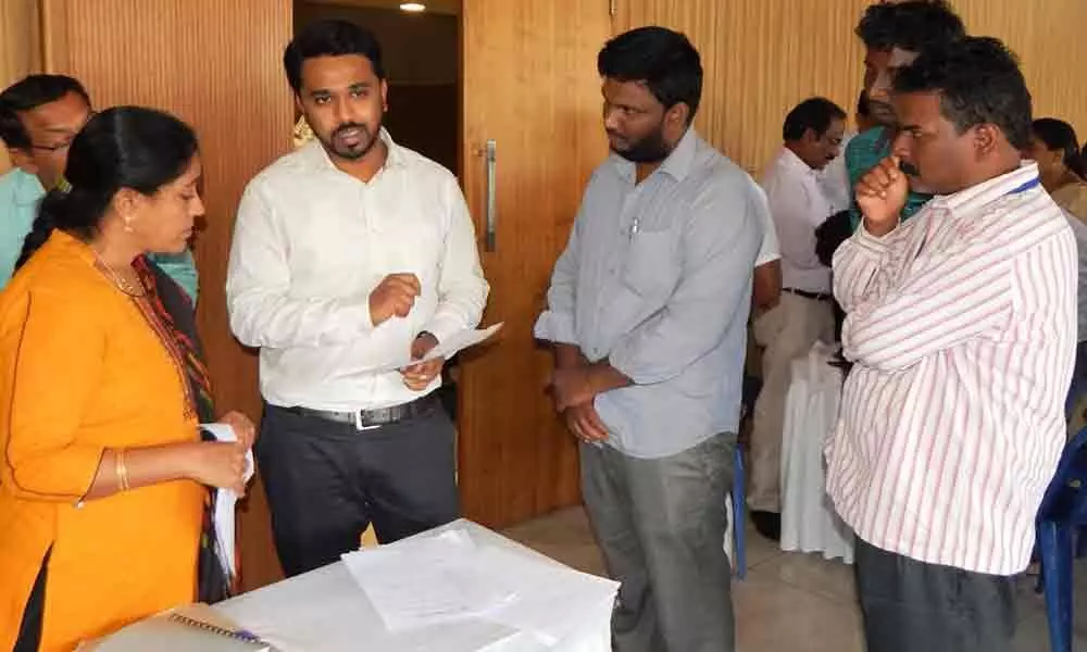 Vijayawada: Complete demarcation works soon, civic chief Venkatesh Prasanna tells ward staff