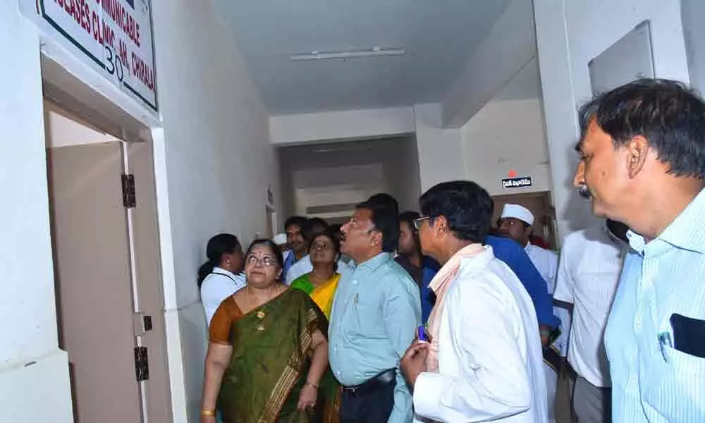 Collector Dr Pola Bhaskara inspects isolation ward in Chirala