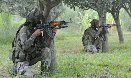 Pakistan continues mortar shelling along LoC in Jammu and Kashmirs Poonch