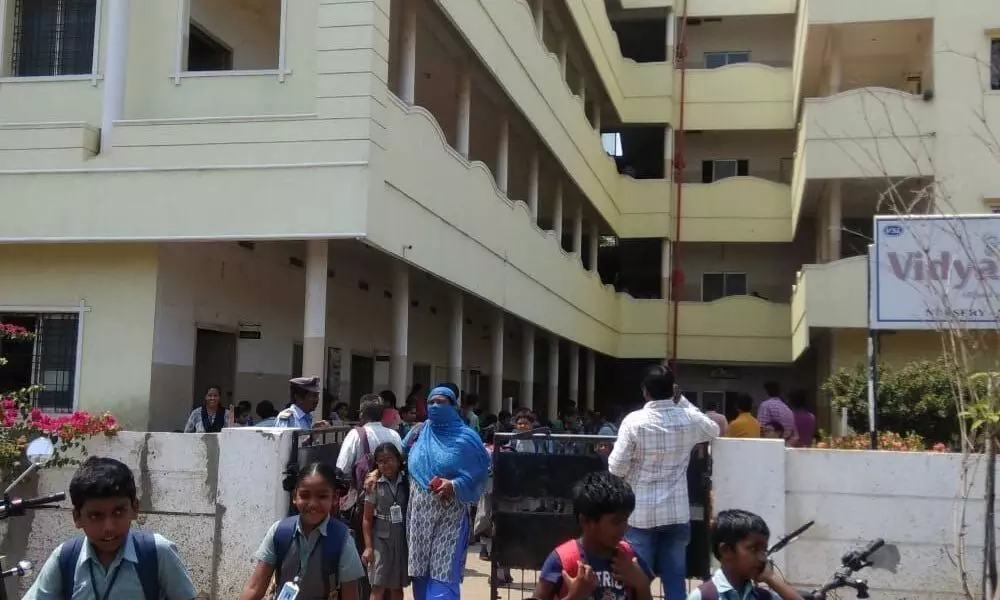 Kakinada: Corporate schools violate rules