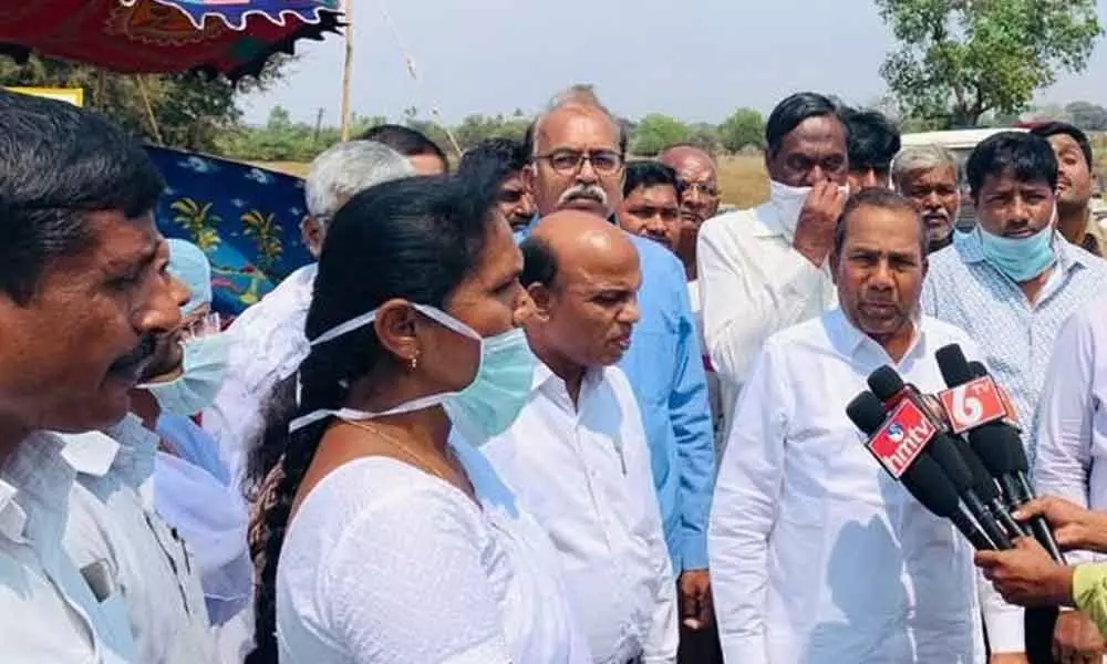 Hyderabad: MLA Manikya Rao visits Corona observation center