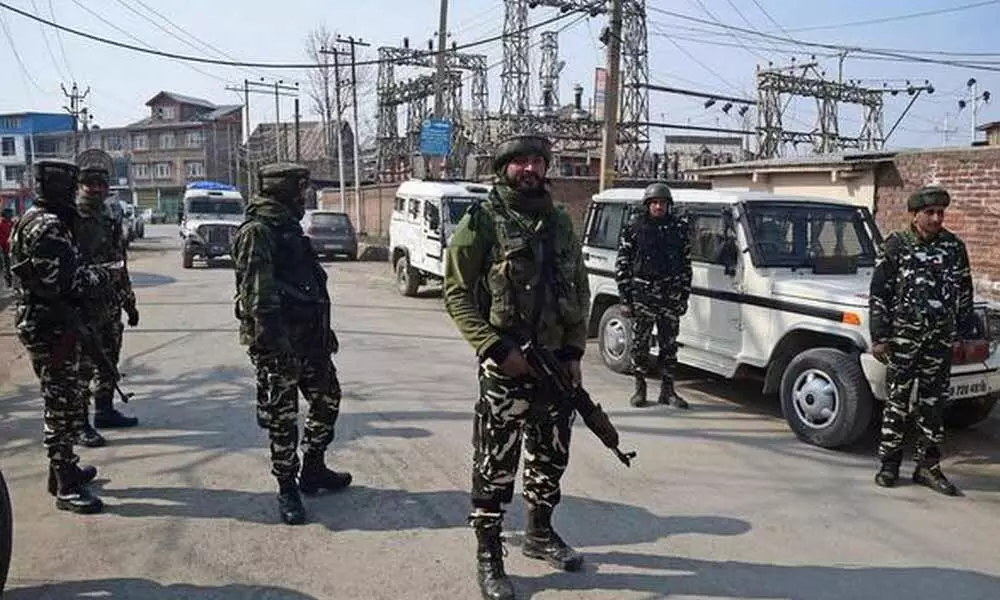 Militants attack Pakistan police post, 2 cops killed