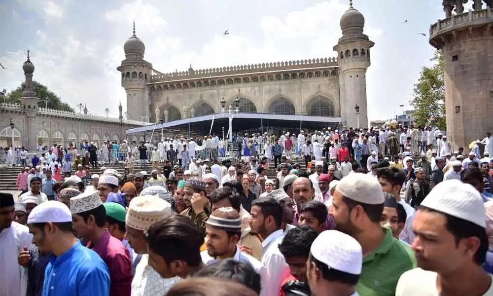 Hyderabad: Prayers in masjids raise corona concerns