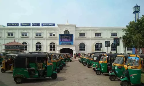 Vijayawada: Autos may not be safe as drivers have no masks