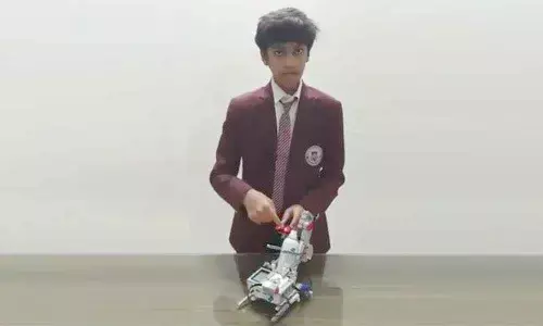 Indian student creates sanitiser robot