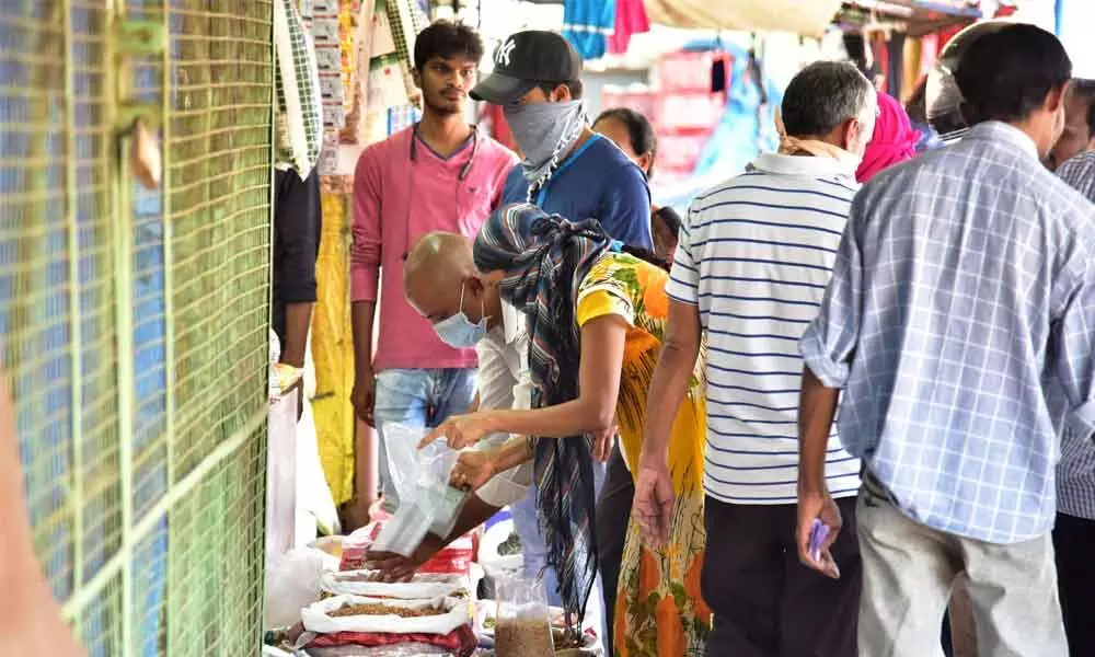 Hyderabad: Janata Curfew sparks rush to malls, markets
