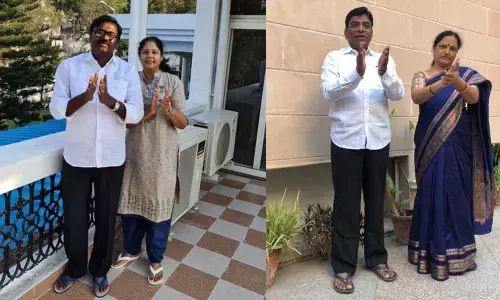 Khammam: Minister Puvvada Ajay Kumar, MP Nama Nageswara Rao thank health workers with clapping