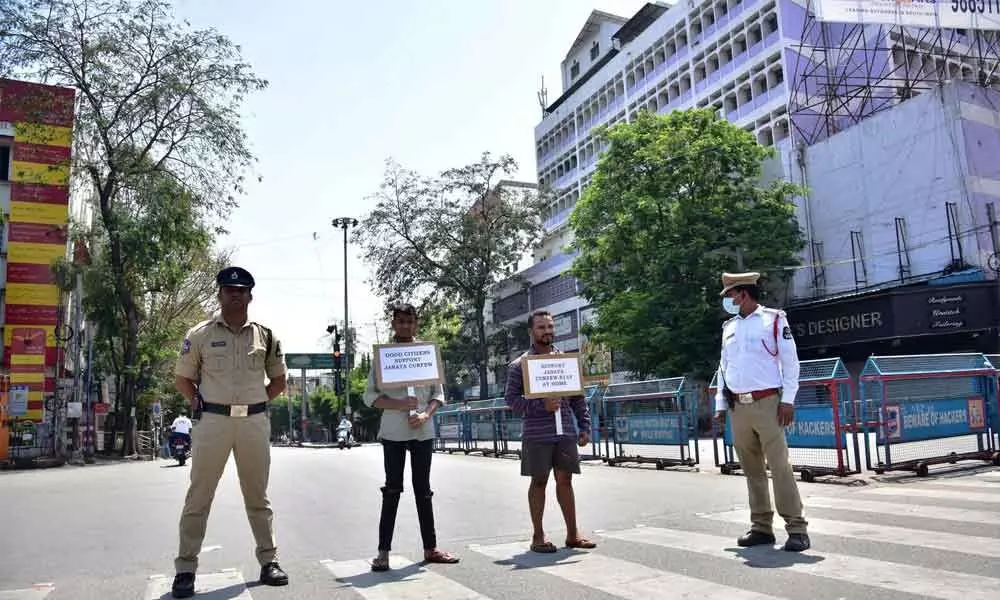 Hyderabad: Cops slap penalty on Janata Curfew violators