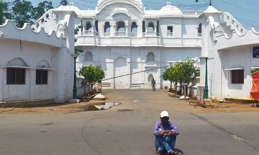 Vizianagaram: Fort city completely shut down