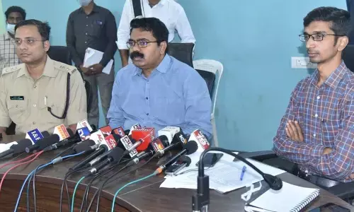 Nellore: Supply of essential commodities through mobile stalls planned