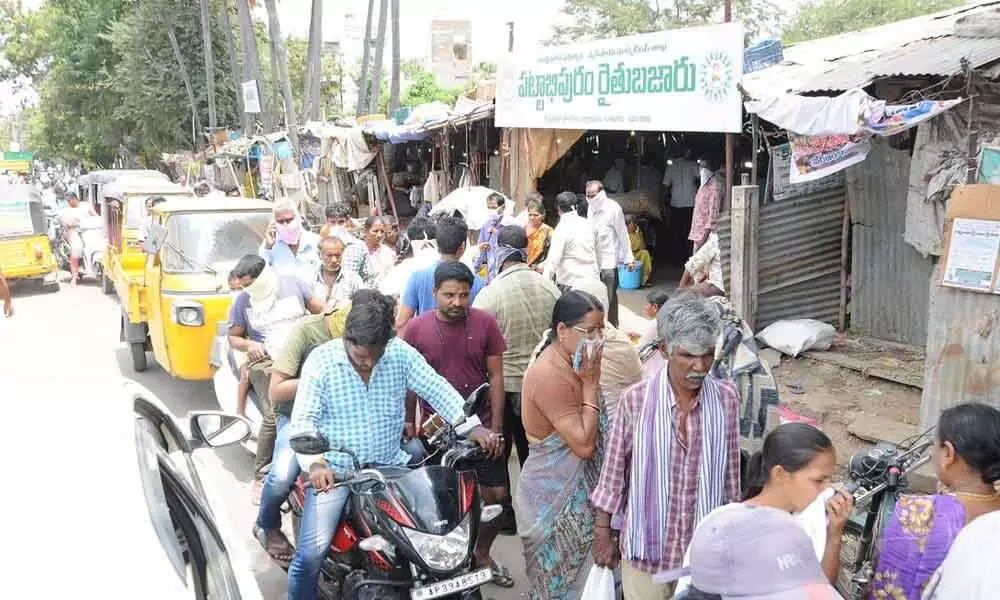 Andhrapradesh: Vegetable prices skyrocketed in Guntur and Vijayawada