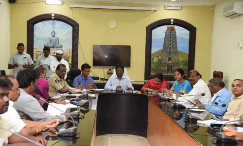 Guntur: Collector Samuel Anand Kumar says distribute food packets to beggars