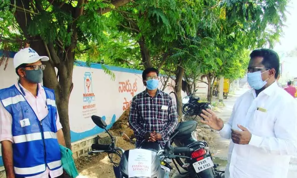 Hyderabad: Corporator Pannala Devender Reddy assures regular water supply in Mallapur