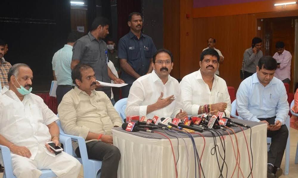 Visakhapatnam: 20 committees working to curb coronavirus: Minister Alla ...