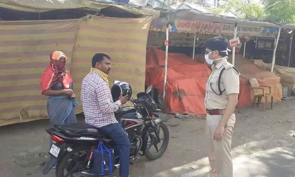 Andhrapradesh: Lockdown continues in Eluru