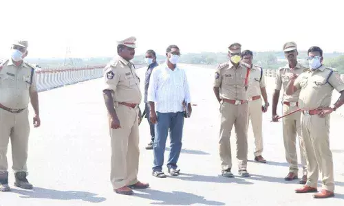 Guntur: Four check-posts set up at State borders