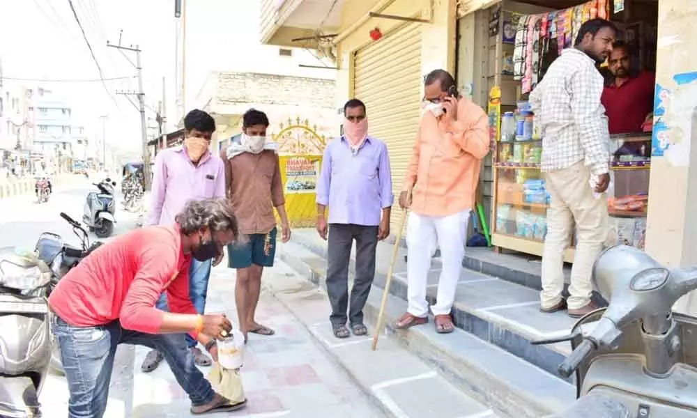 Hyderabad: Dodla Venkatesh Goud instructed shopkeepers ensure social distancing in Alwyn Colony