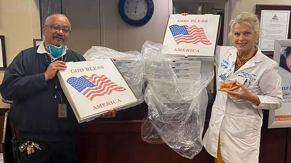 Bill and Hillary Clinton sent more than 400 pizzas to New York hospitals fighting coronavirus