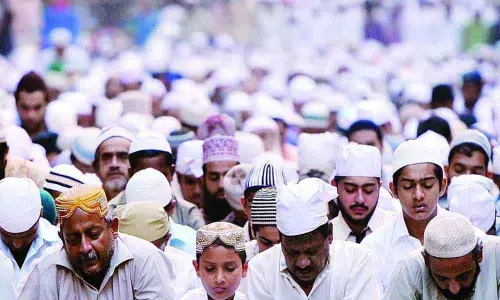 Telangana Wakf board directs to allow five persons to offer prayers at mosque