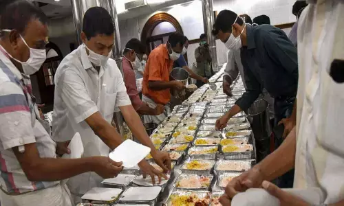 IAS officer defies home quarantine, travels to UP