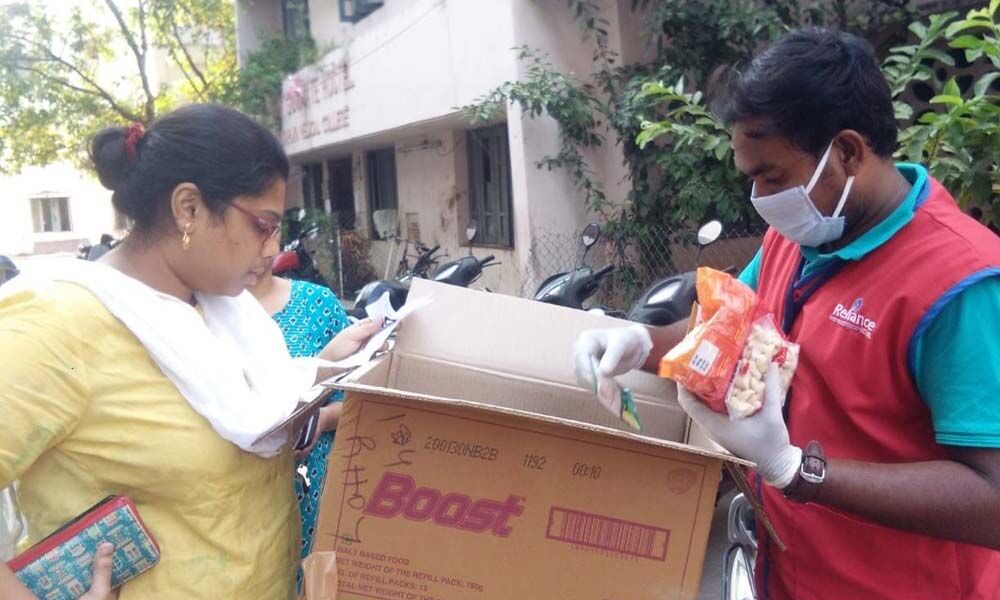 Kakinada Good response for home deliveries of groceries