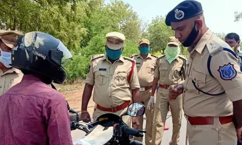 Nalgonda: Cops intensify checking at borders