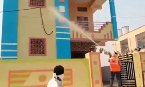 Suryapet: Police warn 3 in home quarantine for roaming in town