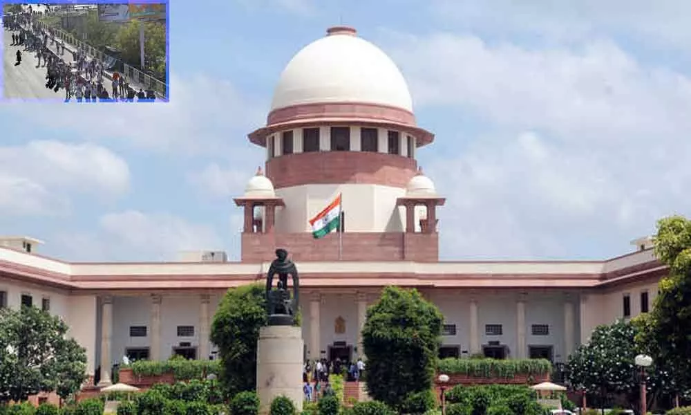 COVID-19 Lockdown: SC Seeks Status Report From Centre On Migrant Workers Exodus