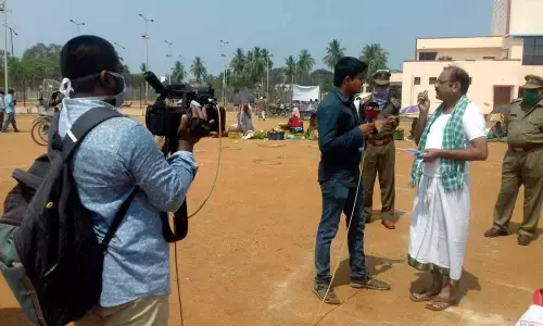 Vizianagaram JC inspects vegetable market, warns stern action against those who hike prices
