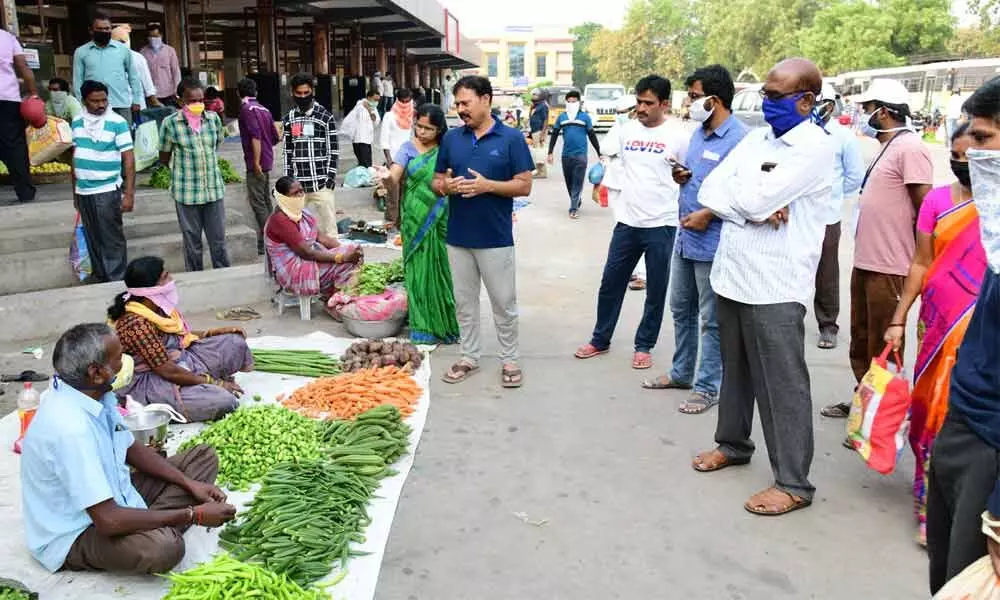 Fruits stalls, vegetable market shifted to Karimnagar bus stand