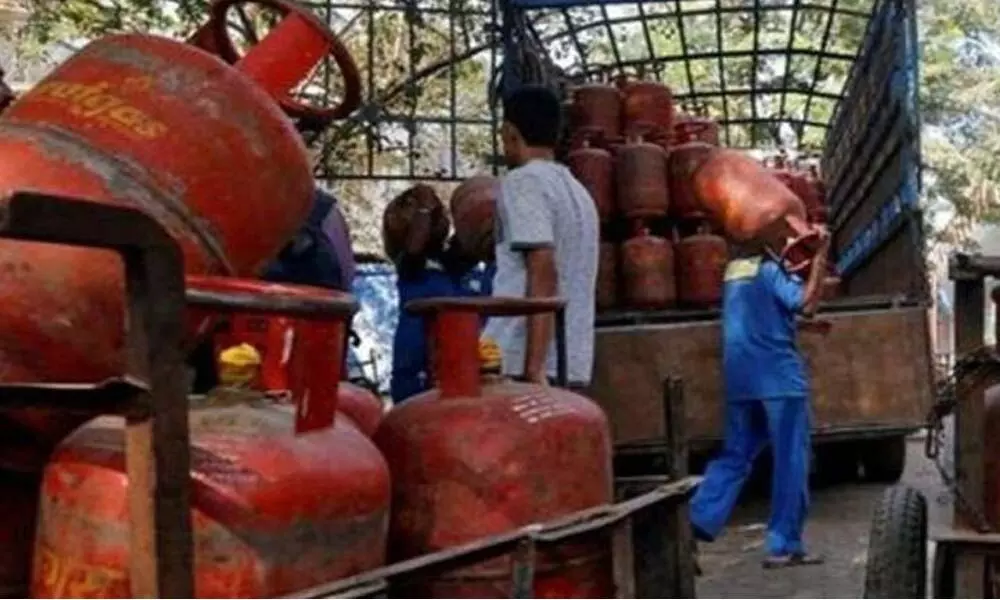 Hyderabad: Panic booking for LPG cylinders stumps dealers