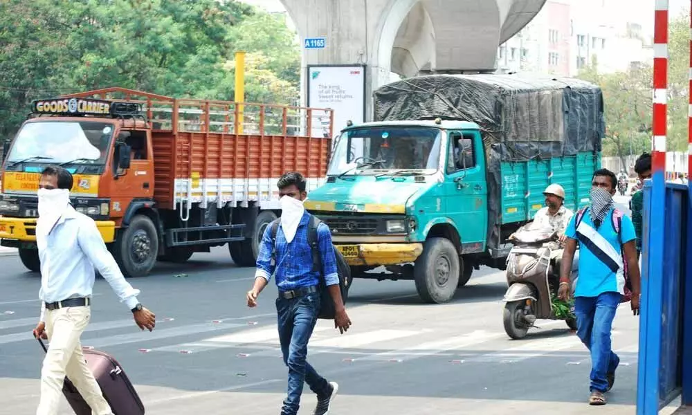 Hyderabad: 33 check posts set up to prevent migrants leaving city