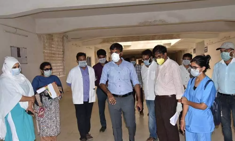 Kurnool: Collector G Veera Pandiyan inspects isolation, quarantine centers