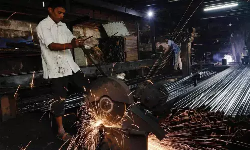 Business sentiment sinks to record low in India