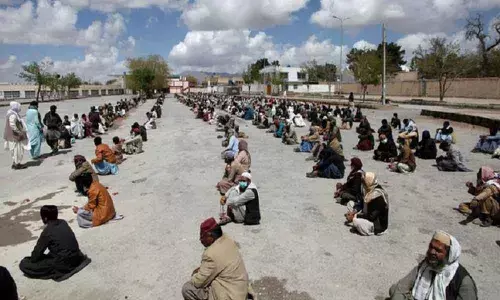 Pakistan struggles to stop congregational prayers, cases surge past 2,400