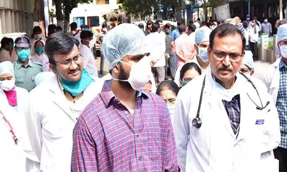 Coronavirus in Andhra Pradesh: Young man from Rajahmundry recovers from COVID-19