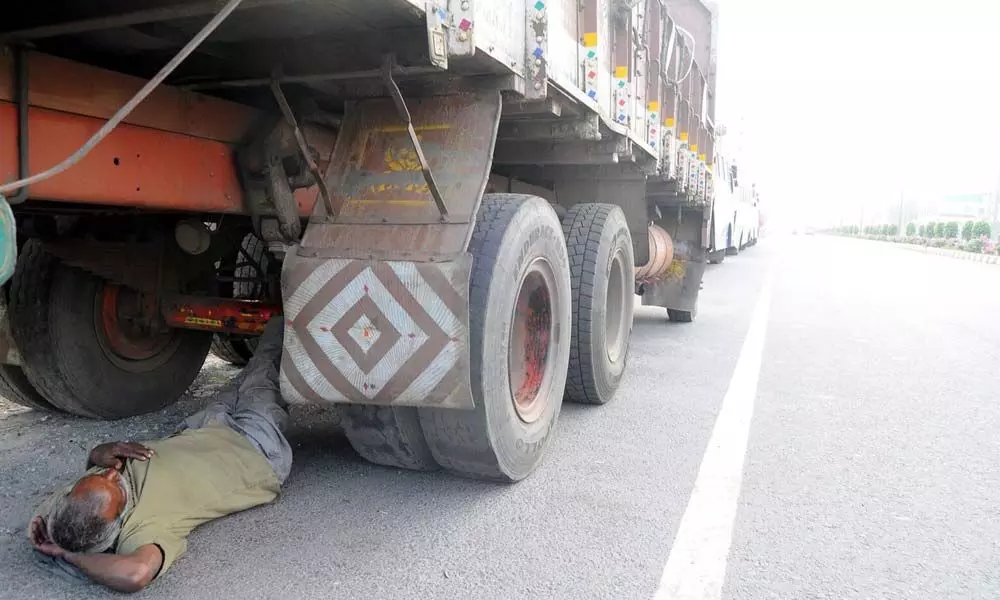 Vijayawada: Brakes on trucks leave drivers in lurch