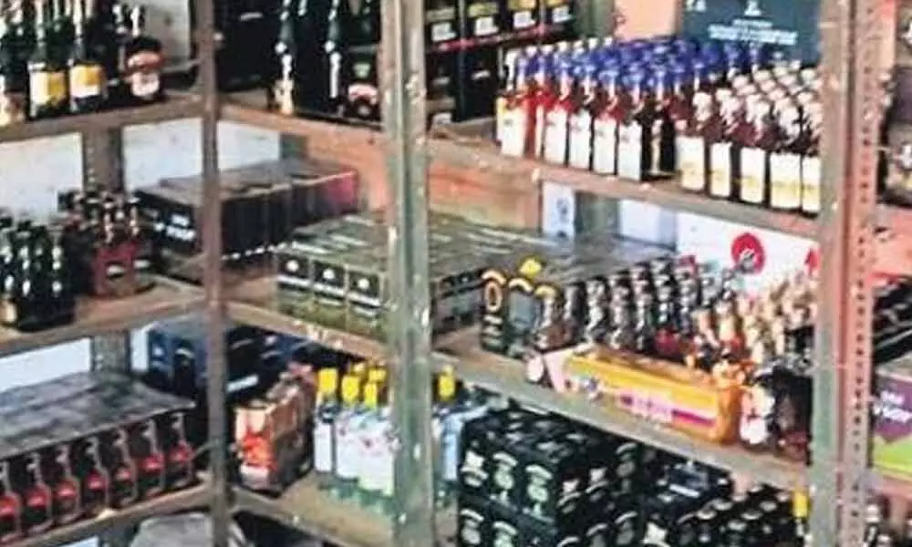 Burglars decamp with liquor bottles worth Rs 60,000 in Hyderabad