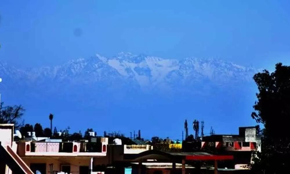 Jalandhar sees snow-capped Himachal beauty