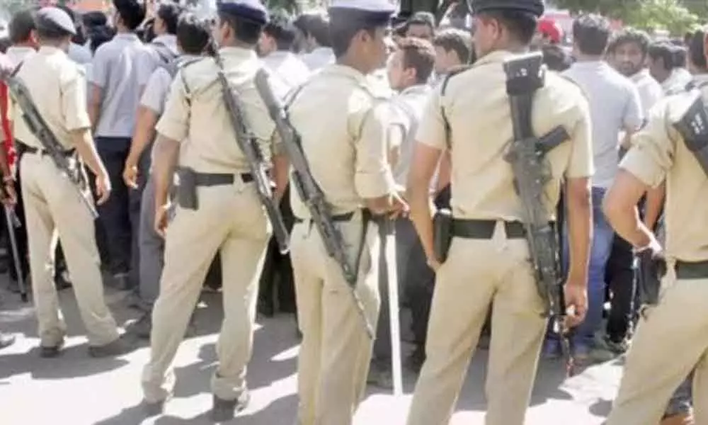 Karimnagar: Cops asked to maintain social distancing during lockdown