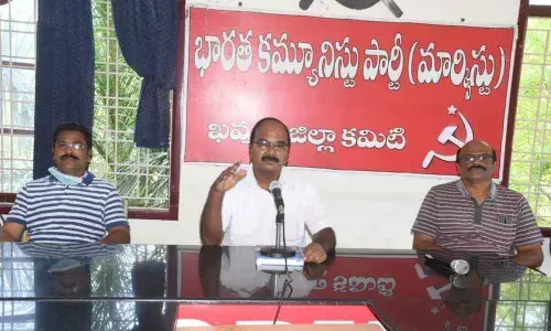 Khammam: CPM district secretary Nunna Nageswara Rao demands PPE kits to all doctors