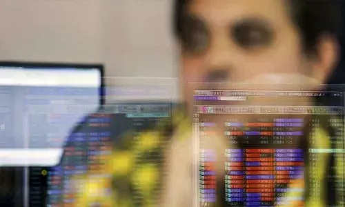 F&O data hints at volatility with minor fall