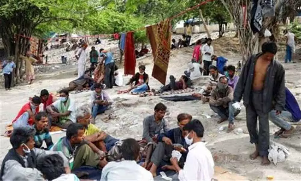 Yamuna riverbed gives refuge to migrants amid lockdown
