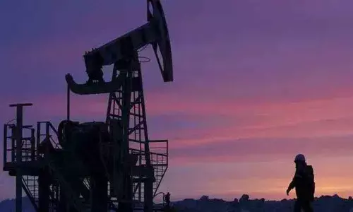 Crude Oil Price Drops Nearly 4% As Delayed Producer Meet Causes Oversupply